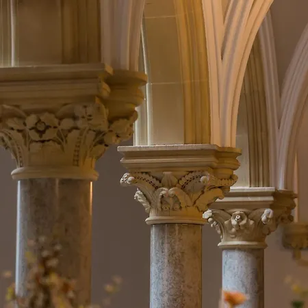 The Mabel Stone Cross Mansion ألفرستون