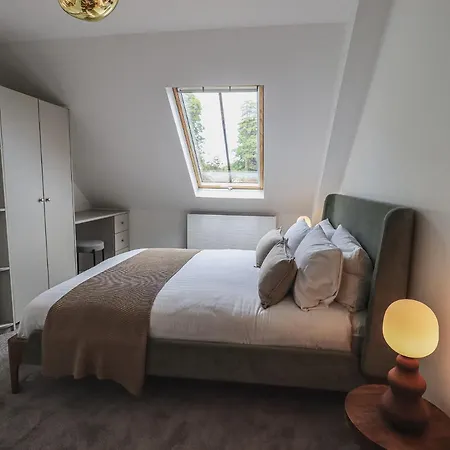 The Mabel Stone Cross Mansion