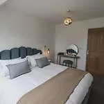 The Mabel Stone Cross Mansion Apartmán *